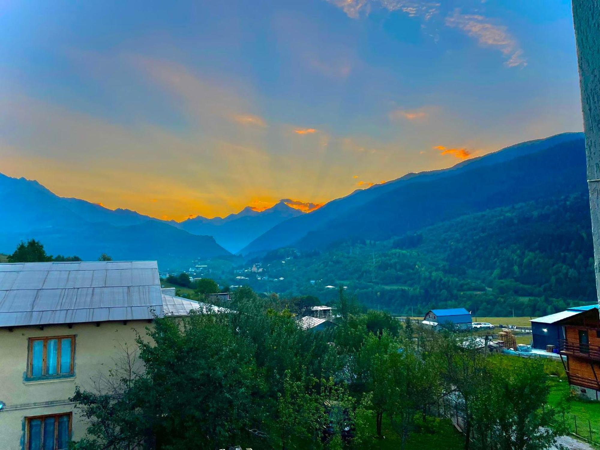 Guesthouse Shampriani 메스티아 외부 사진